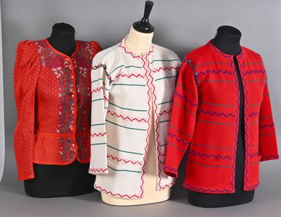 SAINT LAURENT Rive Gauche Lot comprenant une veste en maille crochet à motif floral...