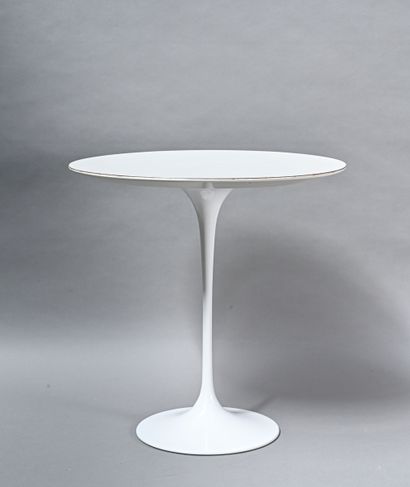 Eero Saarinen (1910-1961) pour Knoll international

Gueridon avec plateau en mélaminé...