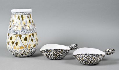 null Ray CAMART (1908-1980)

Grand vase balustre et deux petites coupelles en céramique...