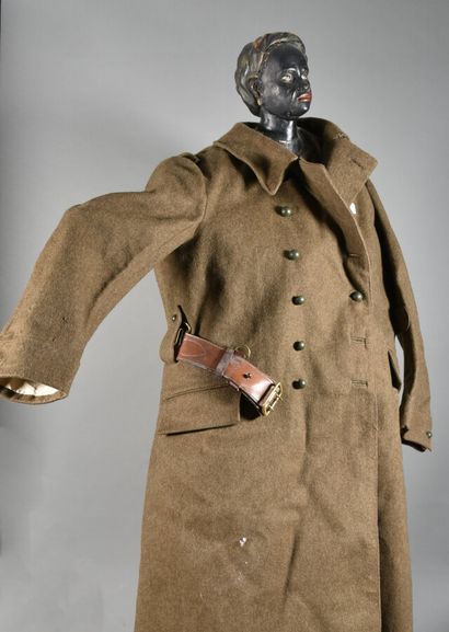 null FRANCE

Capote model 38 troop 

In khaki wool, white lining, dated 1938 and...