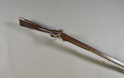 null FRANCE

Flintlock hunting rifle 

Wooden mounting with short barrel, chiselled...