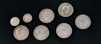 null FRANCE

Lot de huit pièces en argent comprenant:

- cinq pièces de 5 francs,...