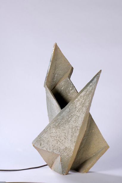null Loui DEIN (né en 1959)

Lampe "Origami"

Ceramique

H. 50 cm - P. 18 cm - L....