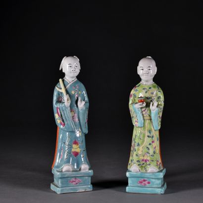 null CHINE - XXe 

Deux statuettes de lettrés monks porcelaine polychrome

Manques...