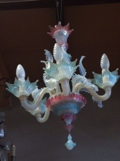 null Lustre Murano en verrerie multicolore

Une fleur manquante 

H. 53 cm