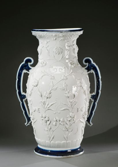 CHINE - XIXe siècle 
Monumental vase balustre...