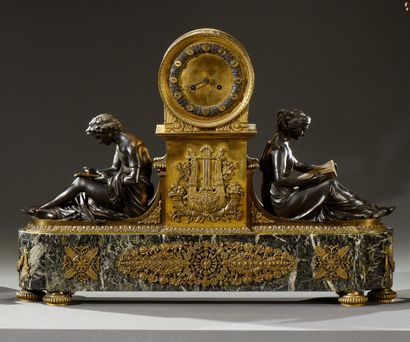 null Très importante pendule "A l'Etude" en bronze doré et patiné d'un couple assis...