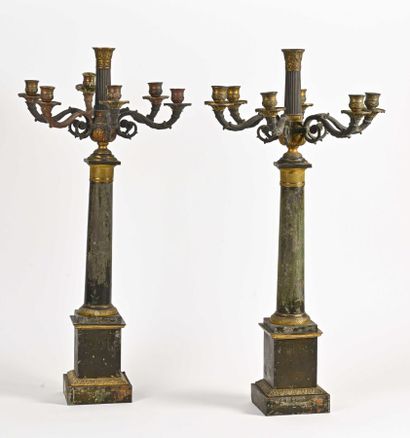 null Important pair of ormolu and patinated sheet metal torchères with six lights,...