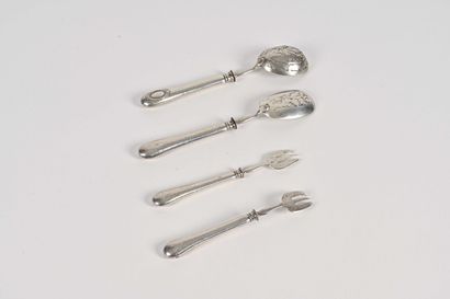 null Four pieces of petit fours, silver handle with oval medallion, silver shovels...
