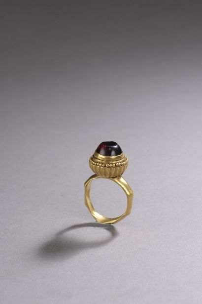 null Ring with octagonal ring, with flat tower and ribbed contour. Welded on the...