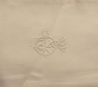 null Meeting of damask tablecloths and napkins, late 19th and early 20th century.

A...