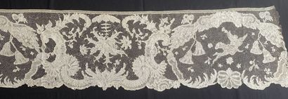 null Rare bordure aux anges, Argentan, aiguille, France, vers 1750-60.

Large bordure...