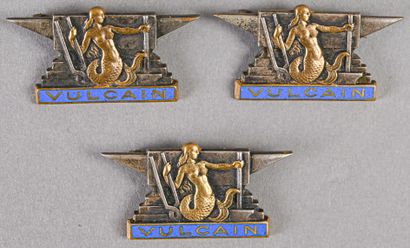 France Lot de trois insignes Vulcain 

En métal et émail, fabrication Drago Paris...