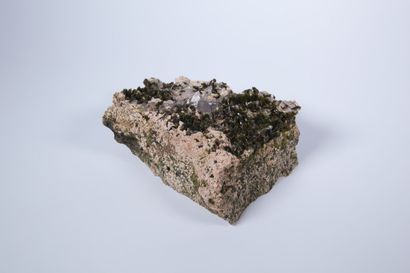 null CURIEUSE EPIDOTE ET QUARTZ PAKISTAN (17cm)