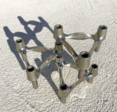 Fritz NAGEL (XX) Trois bougeoirs combinables tripodes en métal.

Vers 1970.