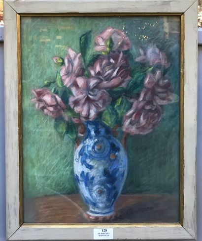 Henri Charles GUERARD (1846-1897) Bouquet de fleurs au vase bleu,

Pastel sur papier,...
