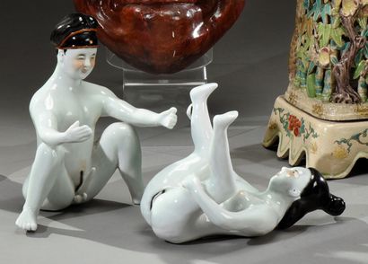 null JAPON - Période TAISHO (1912-1926) 

Couple érotique en porcelaine

H. 15 et...
