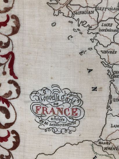 null Nouvelle Carte de France divisée en 86 départements, broderie, vers 1840, étamine...