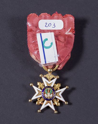 null FRANCE

Ordre de saint Louis

Croix de chevalier en or et émail pommeté, , anneau...