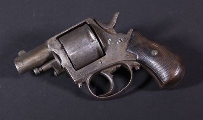 null GRANDE-BRETAGNE

Revolver British bulldog calibre 12mm 

Crosse bois quadrillé...