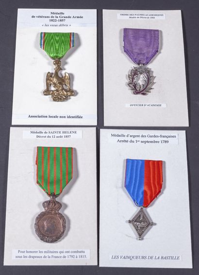 null FRANCE

Lot de quatre décorations françaises en taille ordonnance

Une médaille...