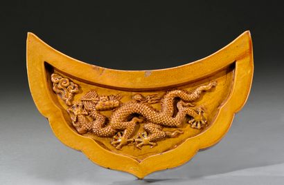 null CHINE - Epoque WANLI (1563-1620)

Tuile d'about en terre cuite à glaçure jaune...