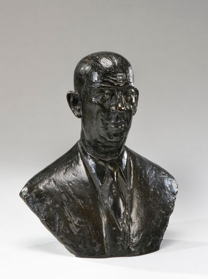 null Paul BELMONDO (1898-1982) 

Buste de Paul Verger 

Épreuve en bronze à patine...