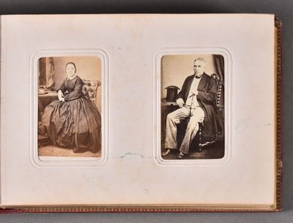 null Portraits 1860-1880

Ensemble de trois albums de format oblong contenant 126...