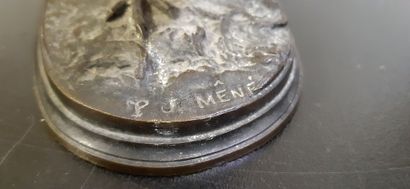 null Mène, Faisan en bronze

Signé sur la terrasse

H. 7,5 cm - L. 23,5 cm