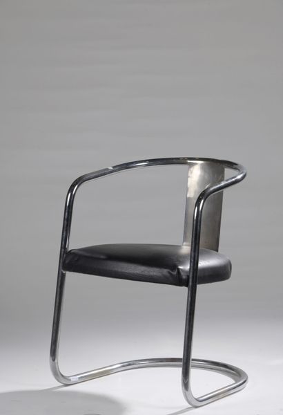 null Dans le goût des années 1930

Un fauteuil 

Structure en métal tubulaire chromé...