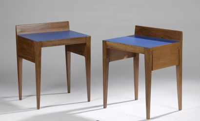 null Gio PONTI (1891 - 1979)

Circa 1960

Paire de chevets

Quatre pieds fuselés...