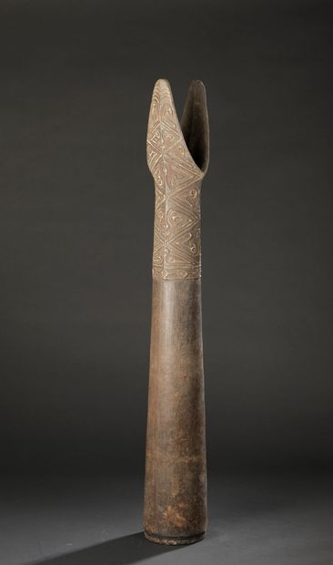 null Tambour, Papouasie Nouvelle Guinée

H. 89 cm



Provenance : 

Richard Aldridge,...