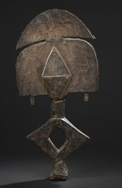 null Figure de reliquaire Kota, Gabon 

Bois, cuivre 

H. 62,5 cm 



Provenance...