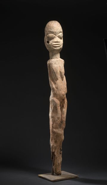 null Figure Botchio, Fon, Benin

H. 100 cm



Ne formant qu'un seul bloc avec le...