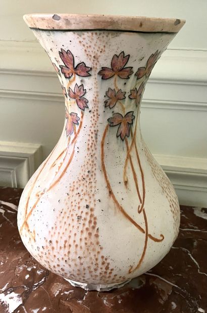 null Jean-Jacques LACHENAL (1884-1915)

Vase à col évasé, décor émaillé de feuilles...