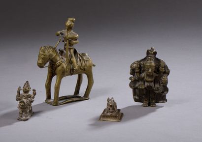 Ensemble de quatre bronzes indiens

Bronze

Inde,...