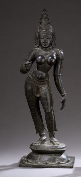 null Grand bronze représentant Parvati ou Bhu Devi

Bronze

Inde du Sud, Tamil Nadu,...