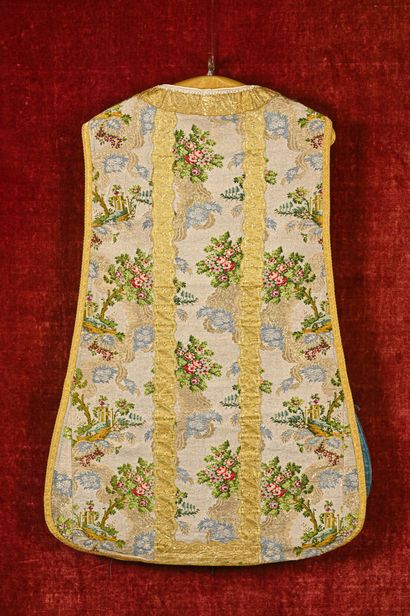 null Brocade chasuble, Spain, mid 18th century.

Lampas sparkling silver cloth weaved...