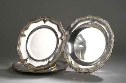 Three round silver dishes 922 thousandth,...