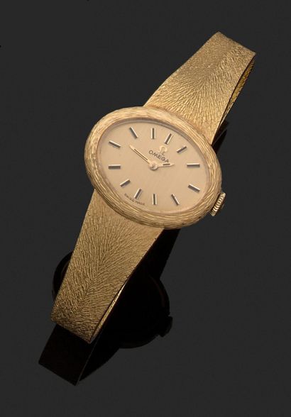 OMEGA

Lady's wristwatch in yellow gold 18...