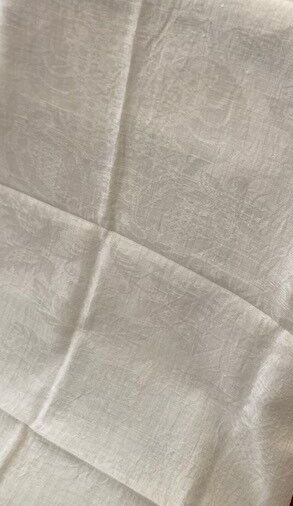 null Deux grandes serviettes en damas de lin, époque Louis XV, cartouche à décor...