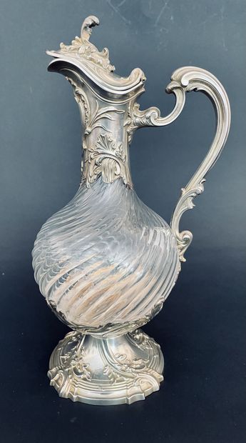 null Ewer out of crystal with reason of ribbed twists, the setting out of silver...