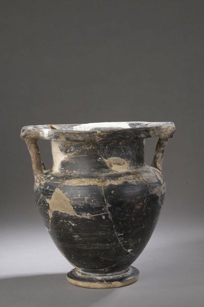 null Lot de vases fragmentaires comprenant un cratère à colonnettes, un skyphos,...