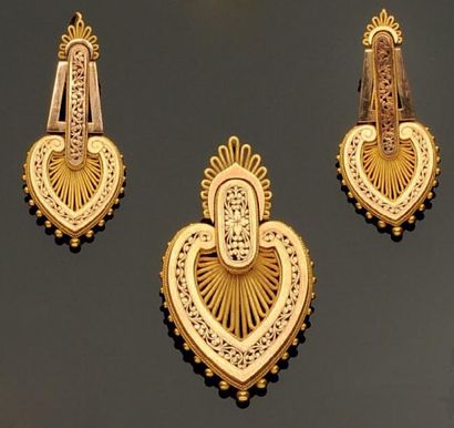 null Demi-parure en forme de coeur comprenant un pendentif et une paire de pendants...