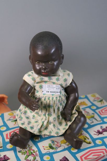null Lot comprenant une poupée Raynal en plastique (hauteur 42 cm), un bébé Petitcollin...