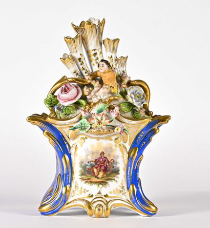 null Paris, XIXème siècle 

Pot couvert en porcelaine polychrome à décor d'un empereur...