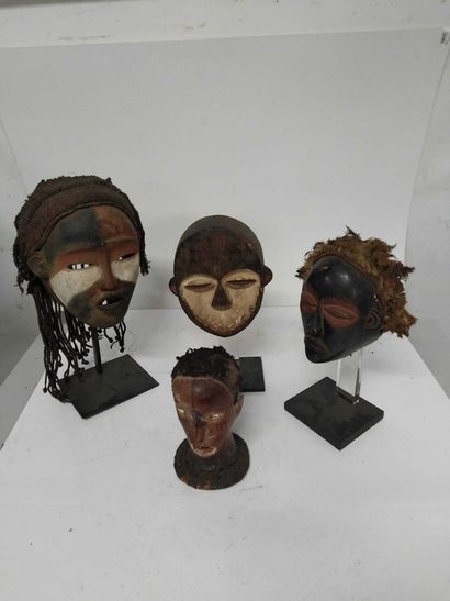 null AFRIQUE (style Punu, Gabon et Kongo)

Ensemble de trois masques en bois laqué...