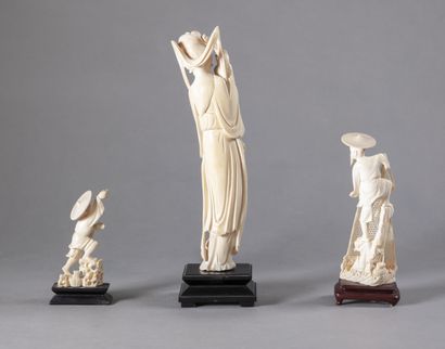 null ** CHINE, Canton - Vers 1900

Lot de trois sujets en ivoire sculpté, deux pêcheurs...