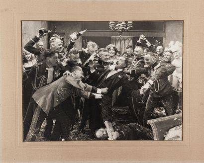 null Anonyme, 1925

Scène du film The Merry Widow [La Veuve Joyeuse] réalisé par...