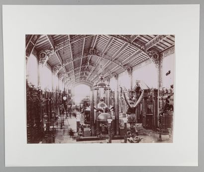 null France ou Angleterre vers 1865

Installation d'une exposition industrielle dans...